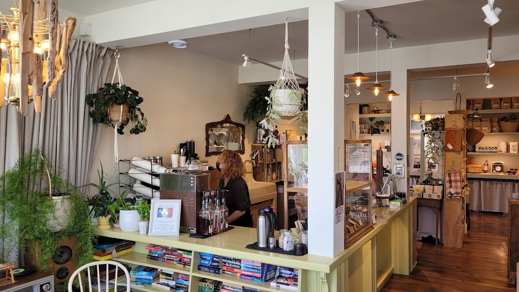 Marguerite boutique et provisions | 15347 Cabot Trail, Chéticamp, NS B0E 1H0, Canada | Phone: (902) 224-2145