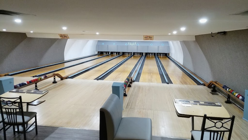 Tweed Lanes 5 Pin Bowling Centre | 421 Victoria St N, Tweed, ON K0K 3J0, Canada | Phone: (343) 471-0120