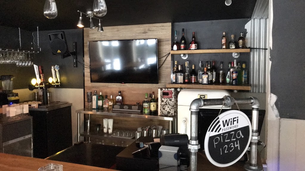 Taxi Pizza Resto bar | 211 QC-201, Rigaud, QC J0P 1P0, Canada | Phone: (450) 458-8294
