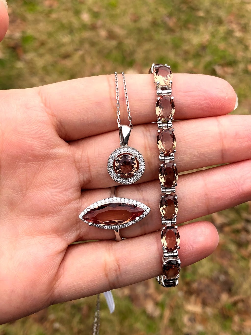 Maymouna Jewelry | 59 Martinglen Crescent, Kitchener, ON N2E 2A3, Canada | Phone: (905) 920-8442