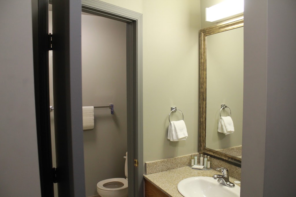 Travelodge by Wyndham Edmonton Airport | 5704 50 St, Leduc, AB T9E 6J4, Canada | Phone: (780) 986-2264