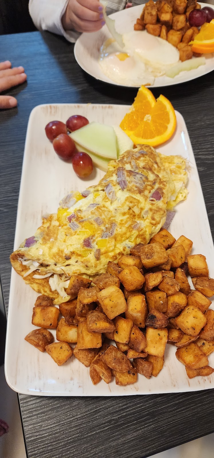 Rumi’s Resto and Chocolate Bar | 13 Queen St W, Elmvale, ON L0L 1P0, Canada | Phone: (705) 322-2480