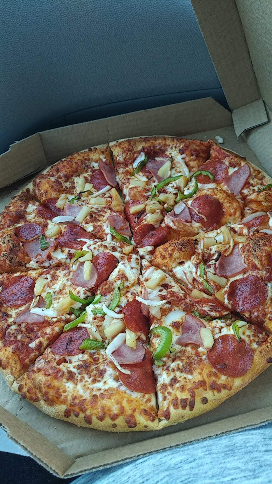 Dominos | 4592 W Saanich Rd, Victoria, BC V8Z 3G4, Canada | Phone: (250) 405-2868