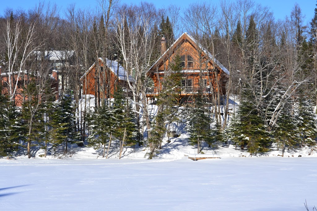 Chalet Le Bois Rond | --dHoward, 61 1re Rue, Saint-Adolphe-dHoward, QC J0T 2B0, Canada | Phone: (514) 754-3465