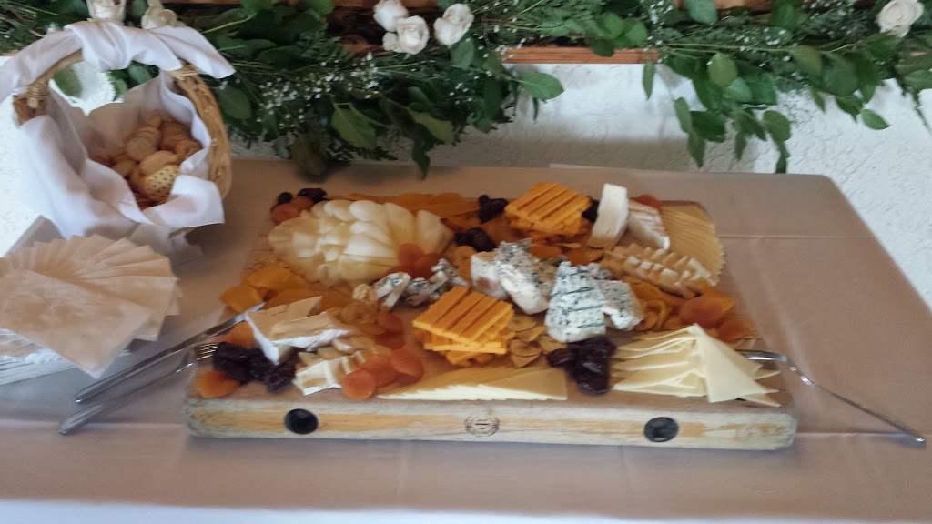 The Grand Chalet | 324 Steeles Ave E, Milton, ON L9T 1Y4, Canada | Phone: (905) 878-7934