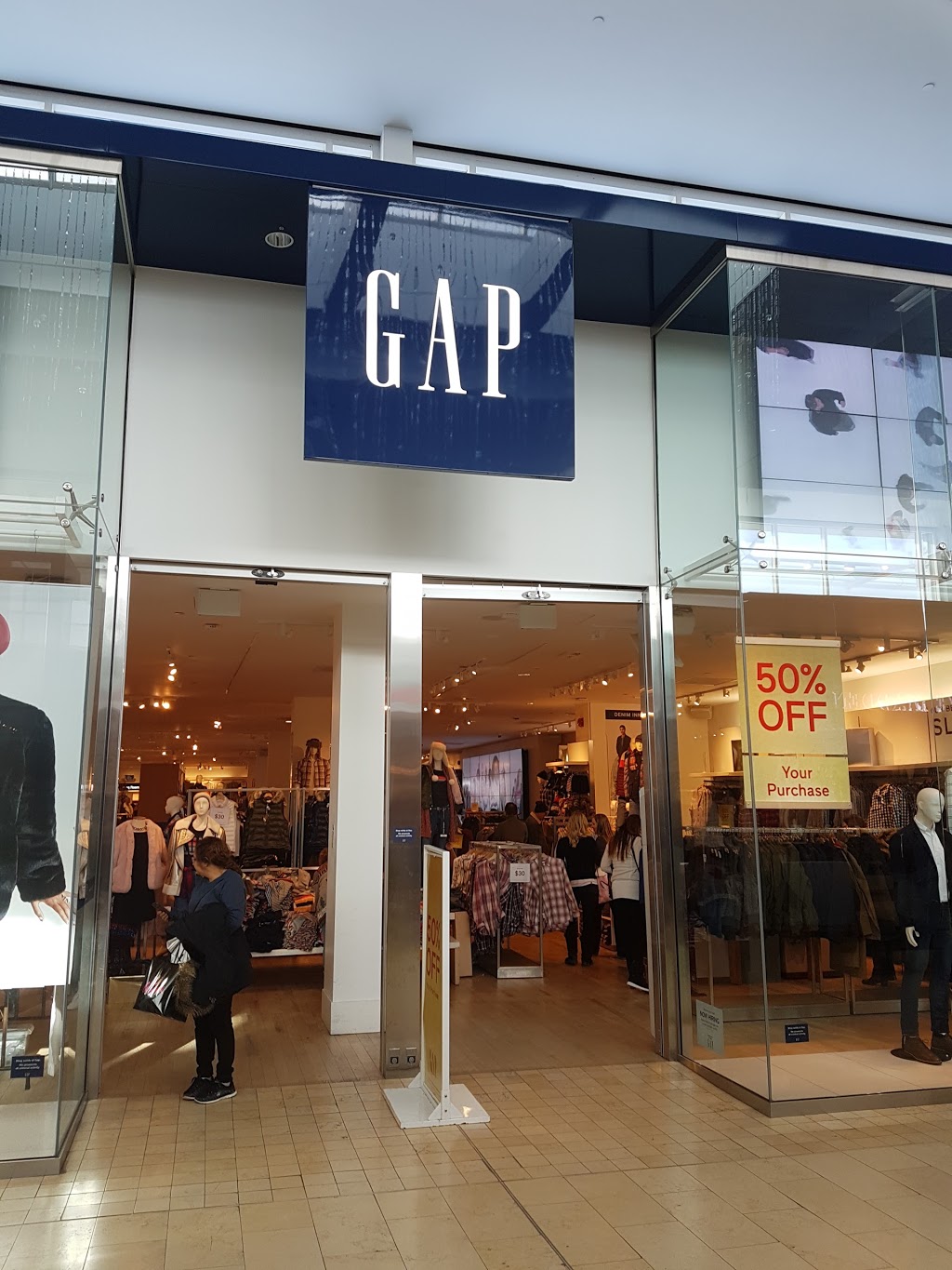 gap yorkdale mall