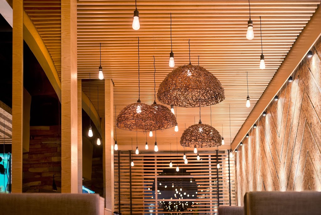 Hui Lau Shan | 701 Wonderland Rd N, London, ON N6H 0H8, Canada | Phone: (519) 701-2116