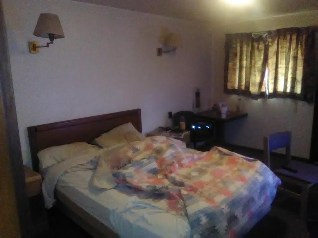Cascade Inn | 208 N Samish Way, Bellingham, WA 98225, USA | Phone: (360) 733-2520