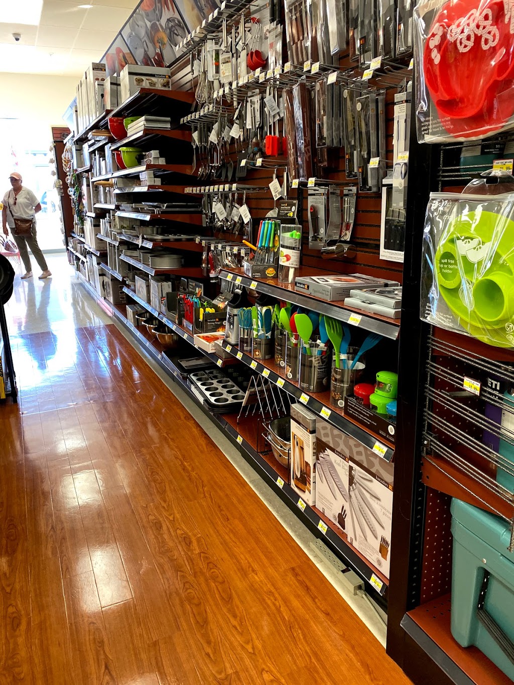 Home Hardware Stores Limited | 34 Henry St, St. Jacobs, ON N0B 2N0, Canada | Phone: (519) 664-2252