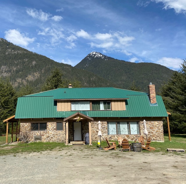 The Sunshine Valley Inn | 14861 Sumallo Rd, Hope, BC V0X 1L5, Canada | Phone: (604) 860-4661