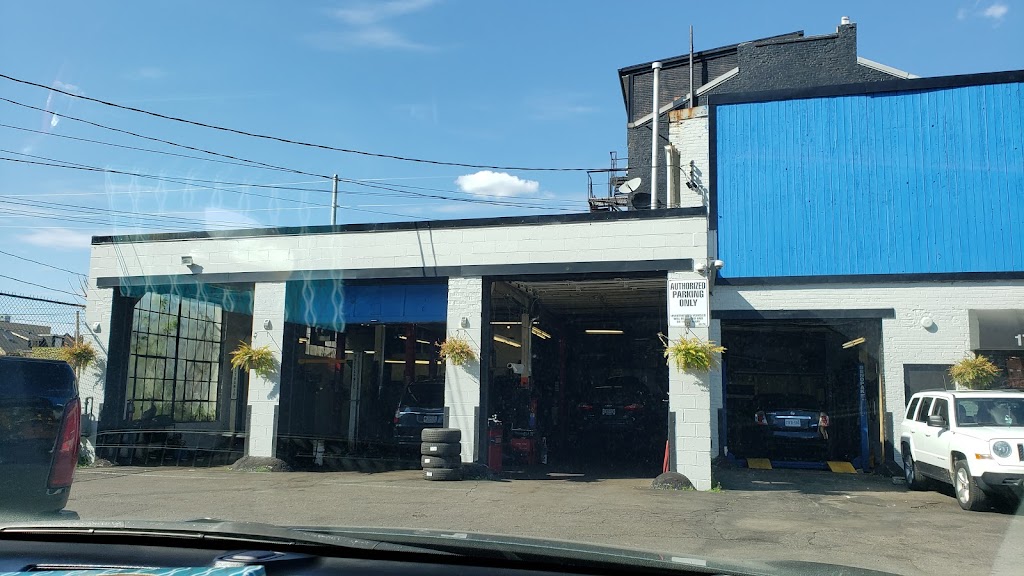 Downtown Auto Specialist | 178 John St S, Hamilton, ON L8N 2C6, Canada | Phone: (905) 529-2833