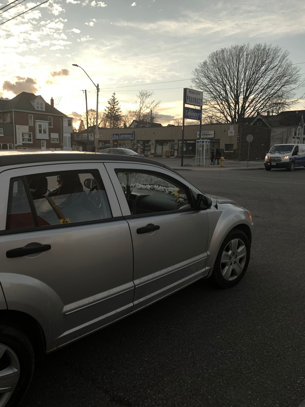 Rose Convenience | 406 Wyandotte St W, Windsor, ON N9A 5X4, Canada | Phone: (519) 252-5935