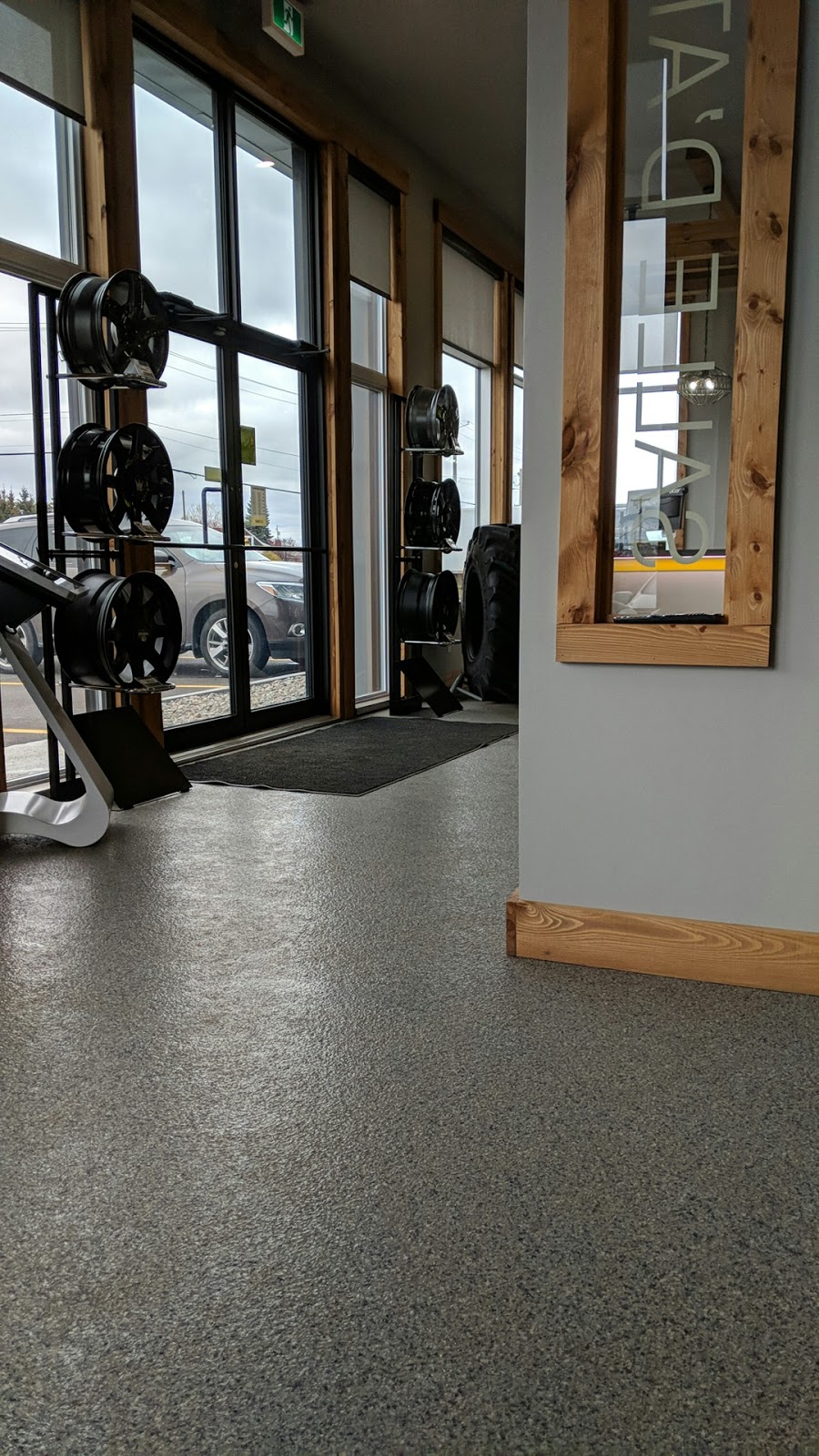 OK Pneus | 575 Rue Melançon, Saint-Bruno, QC G0W 2L0, Canada | Phone: (418) 343-2520