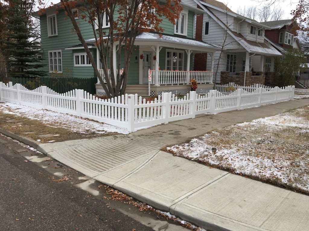 Strictly Fences | 1845 Paul Dr, Moose Jaw, SK S6H 4P8, Canada | Phone: (306) 692-4303