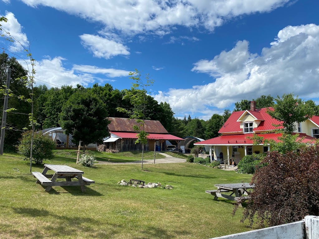Ferme Juniper | 375 Chem. Shouldice, Wakefield, QC J0X 3G0, Canada | Phone: (819) 459-1630