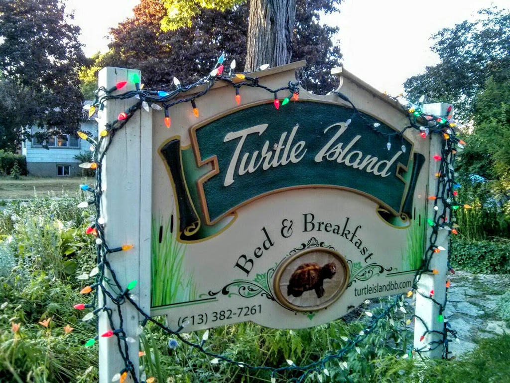 Turtle Island Bed And Breakfast | 415 Stone St S, Gananoque, ON K7G 2A6, Canada | Phone: (613) 382-7261