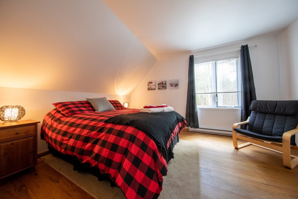 Chalet à louer en Outaouais sur le bord de leau | 64 Chemin de la Baie, Saint-Émile-de-Suffolk, QC J0T 1K0, Canada | Phone: (819) 576-5485