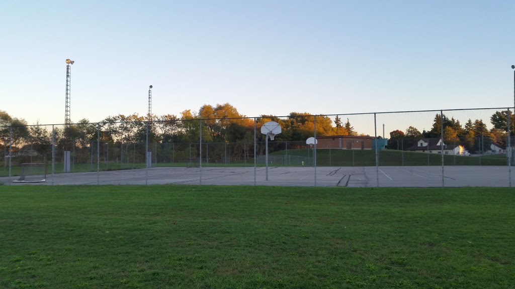 Courtland Lions Community Park | 329 Main Street of Courtland, Courtland, ON N0J 1E0, Canada | Phone: (519) 426-5870
