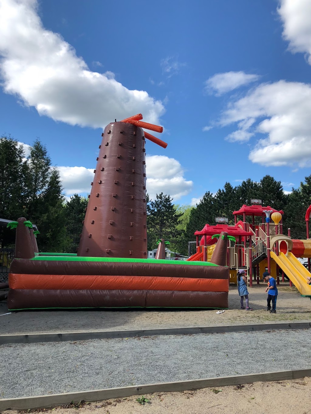 Camping De La Diable | 140 Rue Régimbald, Mont-Tremblant, QC J8E 3C5, Canada | Phone: (819) 425-5501