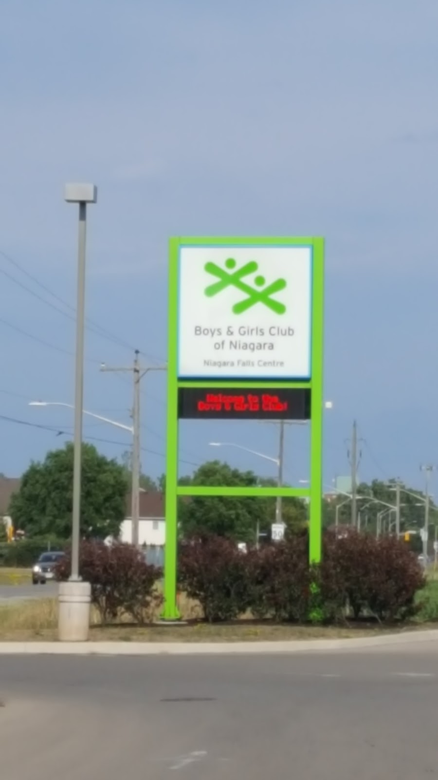 Boys and Girls Club of Niagara- Niagara Falls Club | 8800 McLeod Rd, Niagara Falls, ON L2E 6S5, Canada | Phone: (905) 357-2444