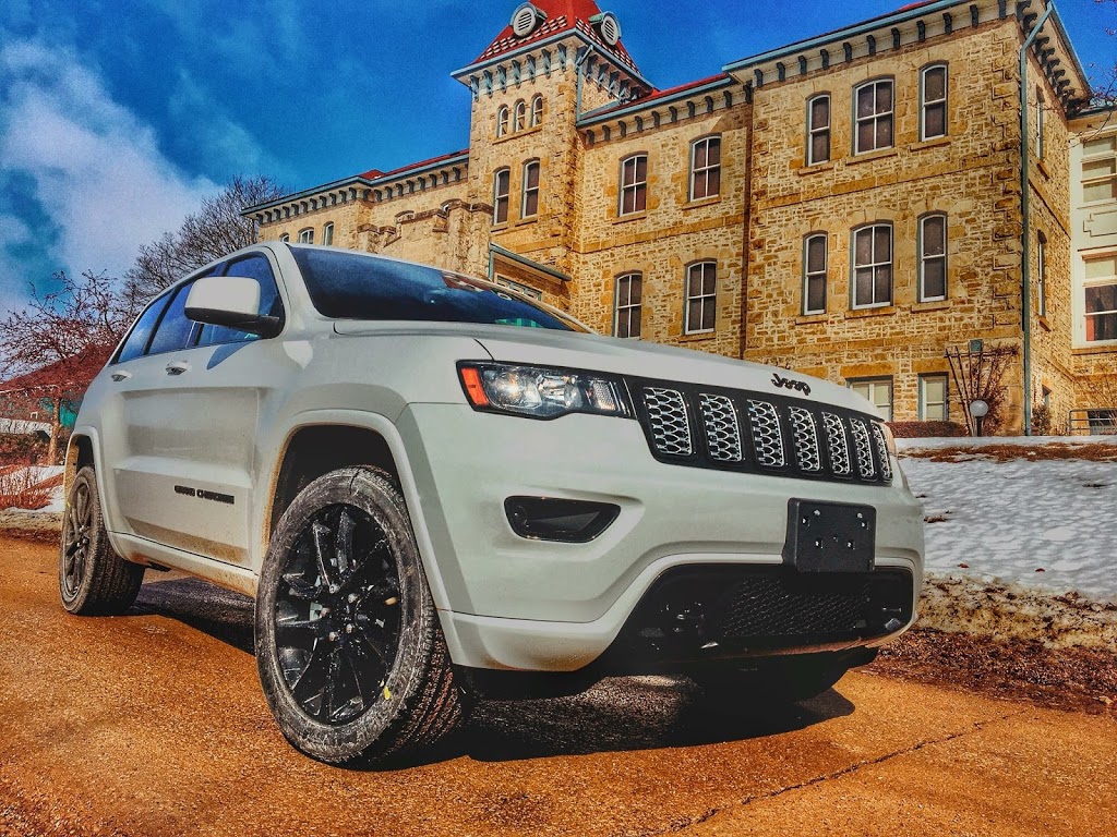 Robinson Chrysler Dodge Jeep Ram Limited | 850 St David St N, Fergus, ON N1M 2L2, Canada | Phone: (888) 451-9481