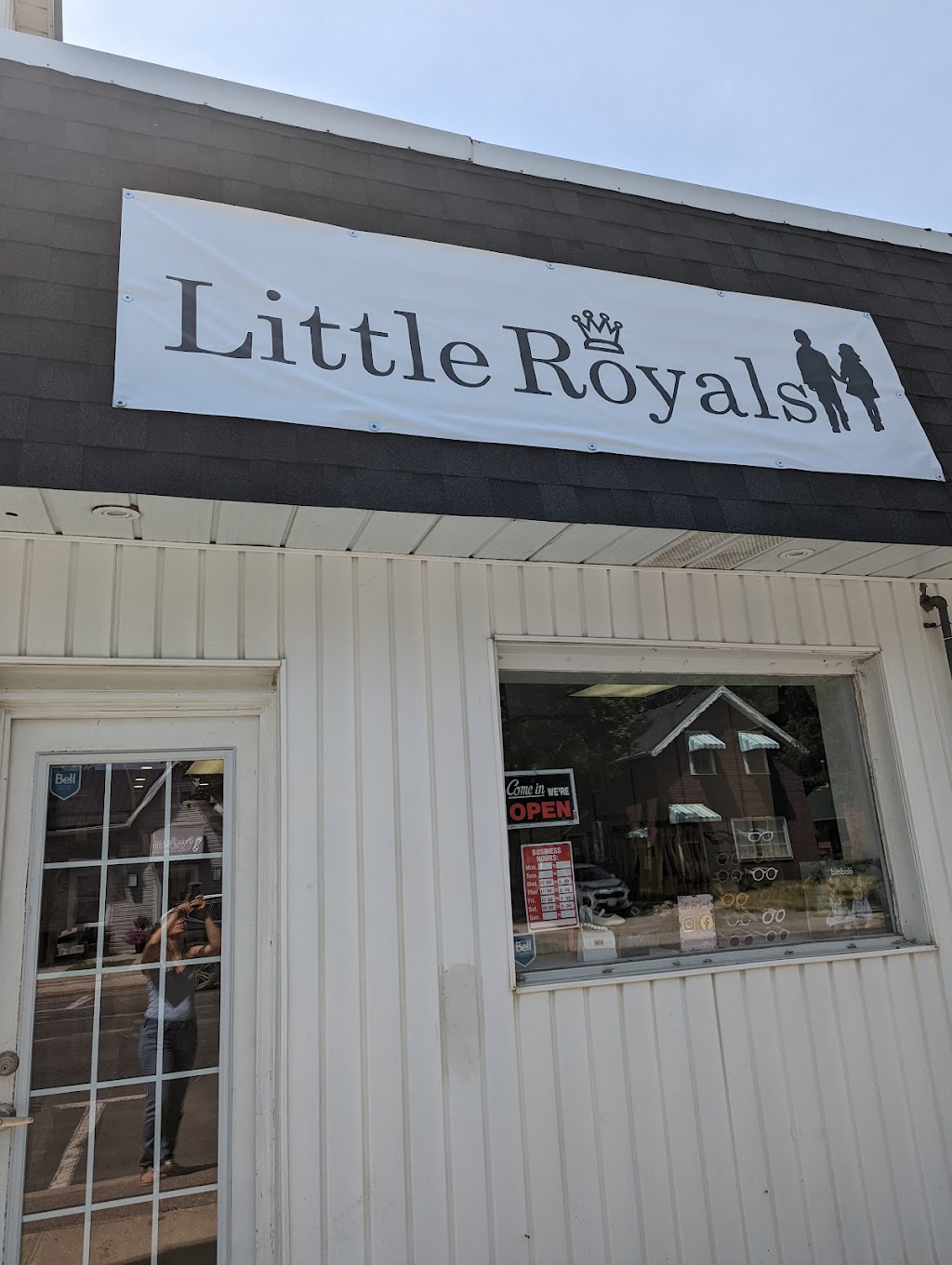 Little Royals Ltd | 34A Queen St N, Tottenham, ON L0G 1W0, Canada | Phone: (647) 972-1685