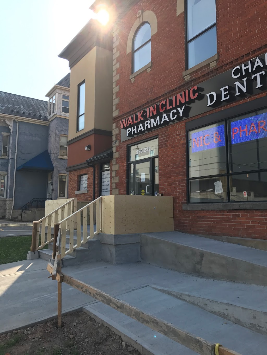Charlton Medical Centre | 230 James St S, Hamilton, ON L8P 3B3, Canada | Phone: (289) 389-5544