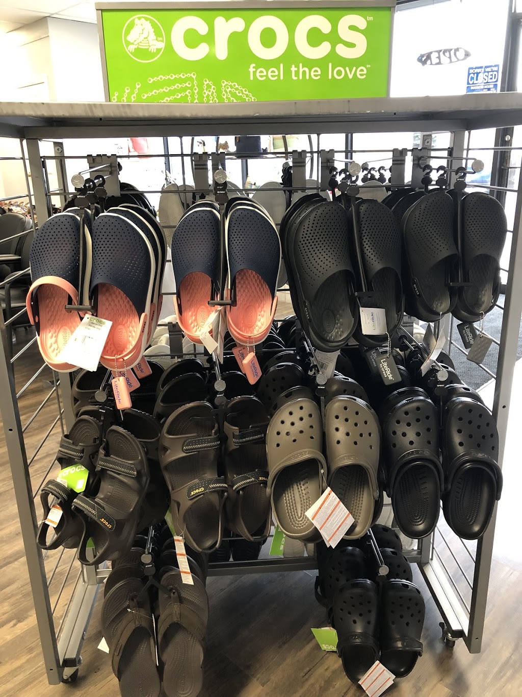 The Shoebox | 565 Murphy Rd, Sarnia, ON N7S 5B6, Canada | Phone: (519) 383-0588