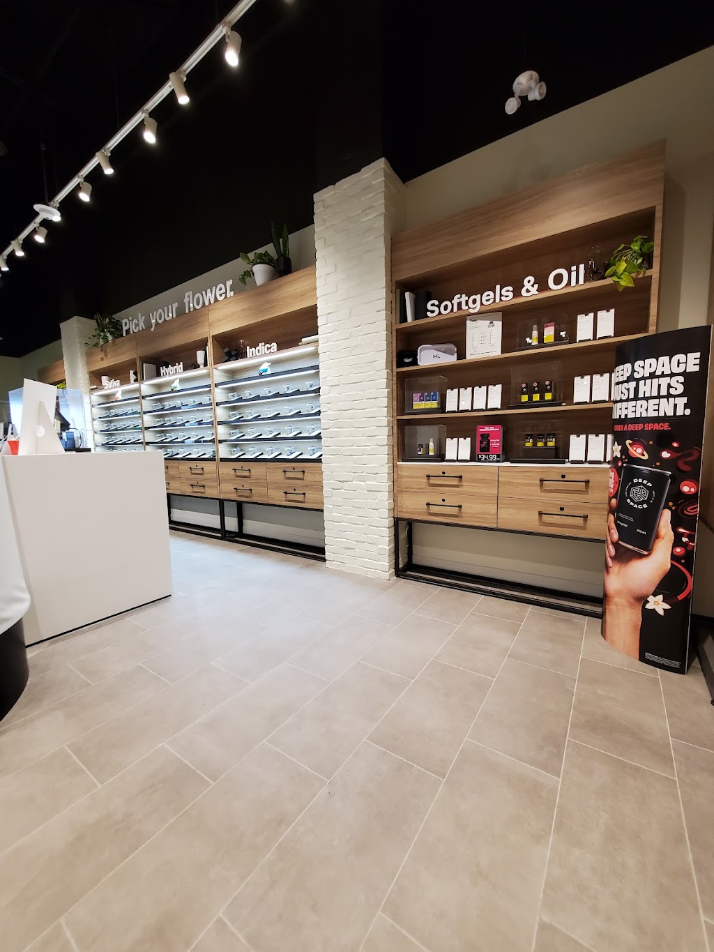 Tweed Carleton Place | 438 McNeely Ave Unit 3, Carleton Place, ON K7C 0A6, Canada | Phone: (343) 655-0255