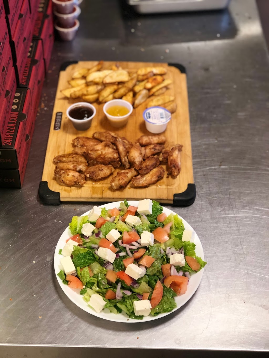 Robins Donuts & 241 Pizza | 121 Souxe Avenue south, Fort QuAppelle, SK S0G 1S0, Canada | Phone: (306) 332-0241