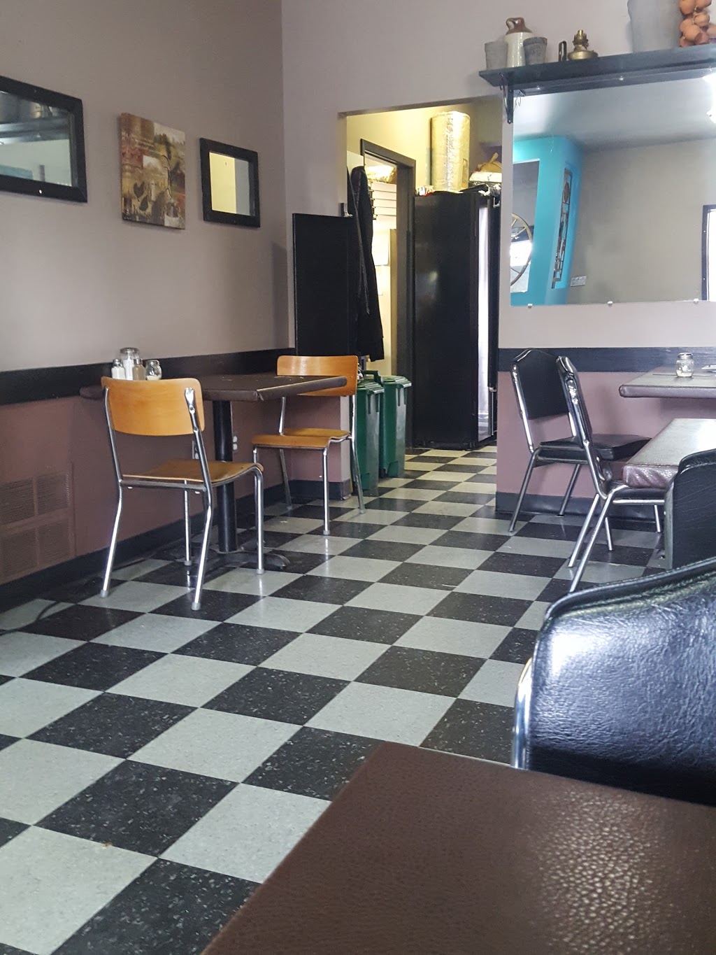 Back At The Ranch | 530 Main St, Oakbank, MB R0E 1J1, Canada | Phone: (204) 444-2311