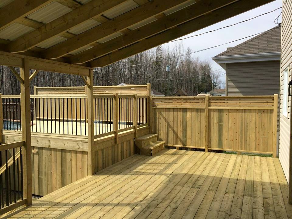 Patio Bois Traité cèdre et composite | 129 Rue des Virelais, Québec, QC G1C 6V9, Canada | Phone: (418) 264-4880
