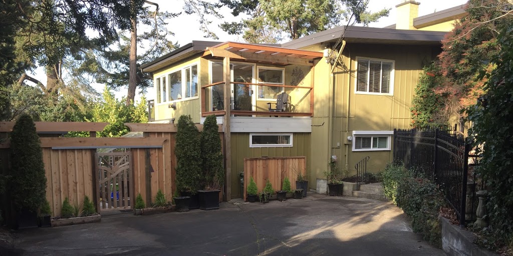 Gonzales Garden Suite | 332 Foul Bay Rd, Victoria, BC V8S 4G7, Canada | Phone: (250) 216-8427