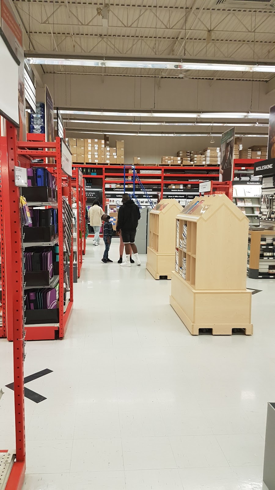 Staples | 20055 Willowbrook Dr Unit 200, Langley, BC V2Y 2T5, Canada | Phone: (604) 514-2160