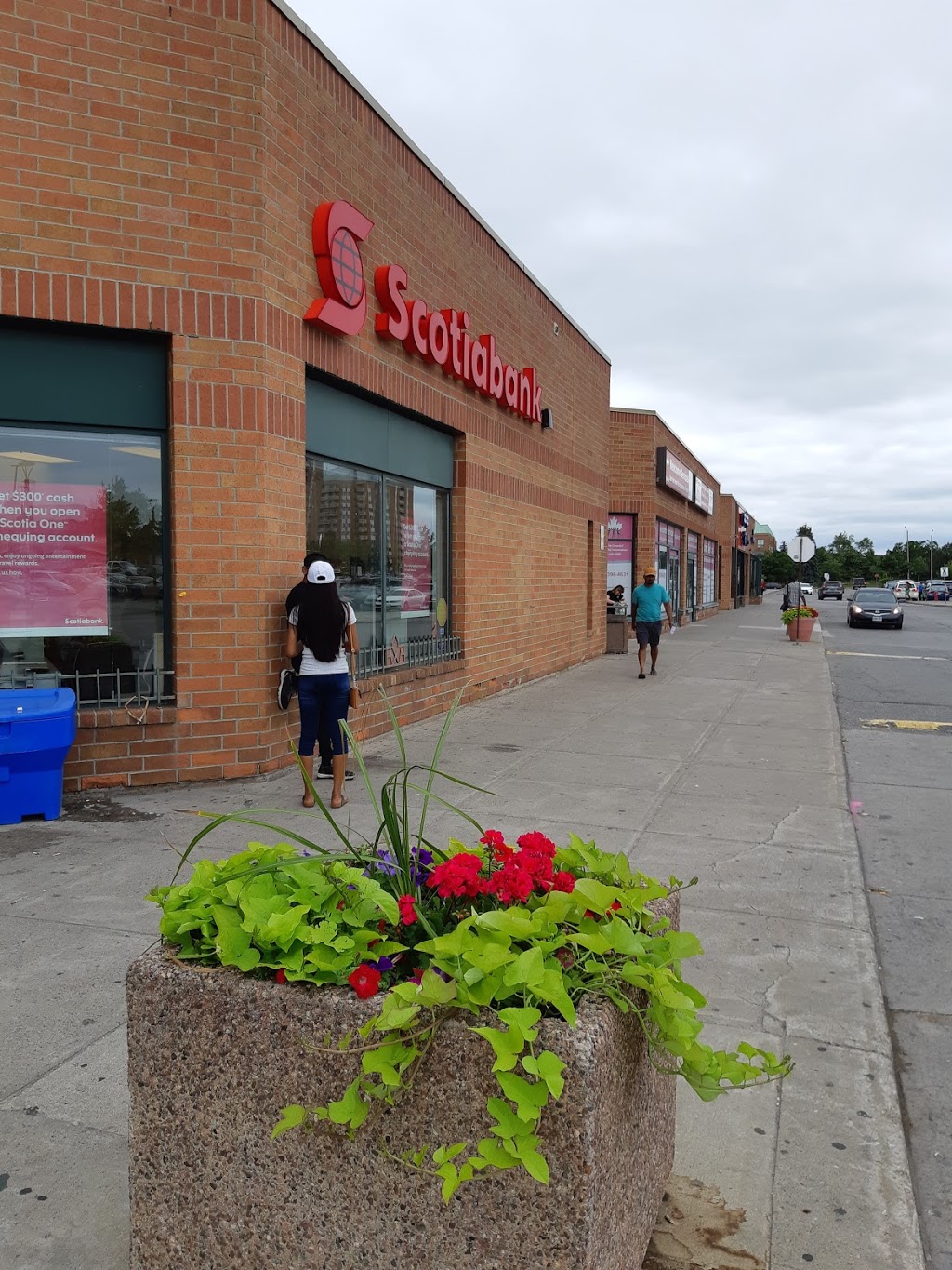 McDonalds | Town Centre, 31 Tapscott Rd, Scarborough, ON M1B 4Y7, Canada | Phone: (416) 754-8071