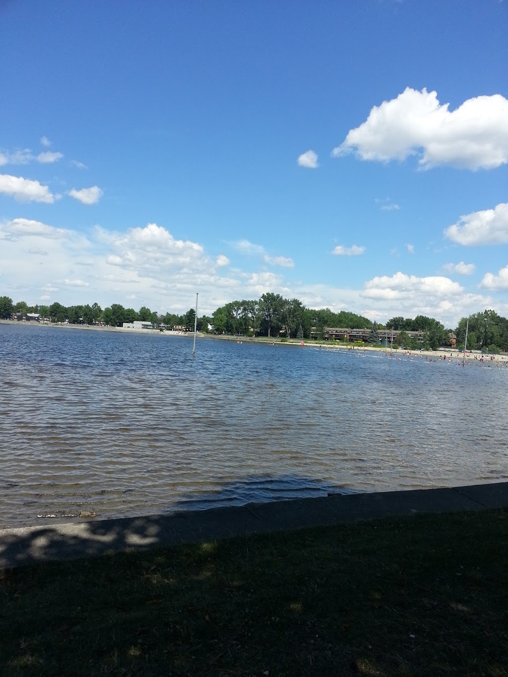 Mooneys Bay Park and Beach | 2960 Riverside Dr, Ottawa, ON K1V 8N4, Canada | Phone: (613) 580-2595