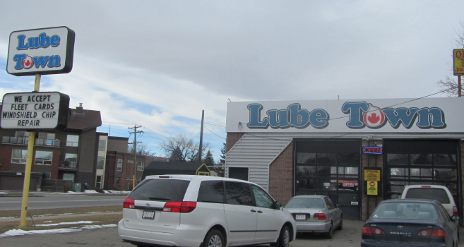 Lube Town | 10 Parkdale Crescent NW, Calgary, AB T2N 3T8, Canada | Phone: (403) 283-3393