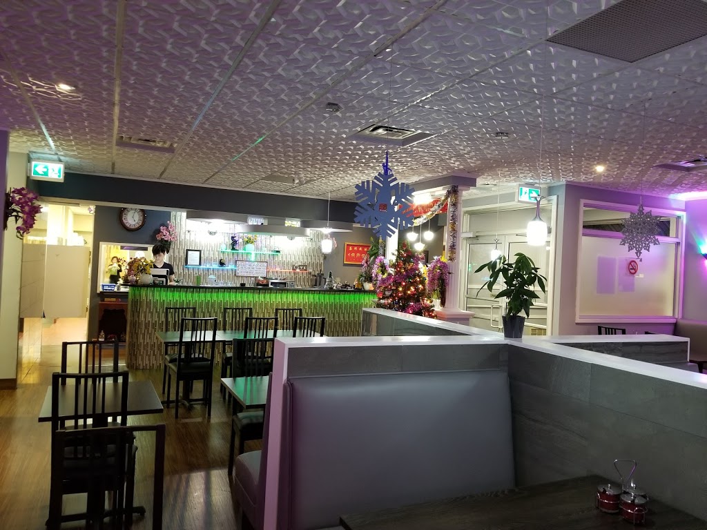 Pho Binh Minh Restaurant 2nd location | 706 Queenston Rd, Hamilton, ON L8G 1A2, Canada | Phone: (905) 661-0404