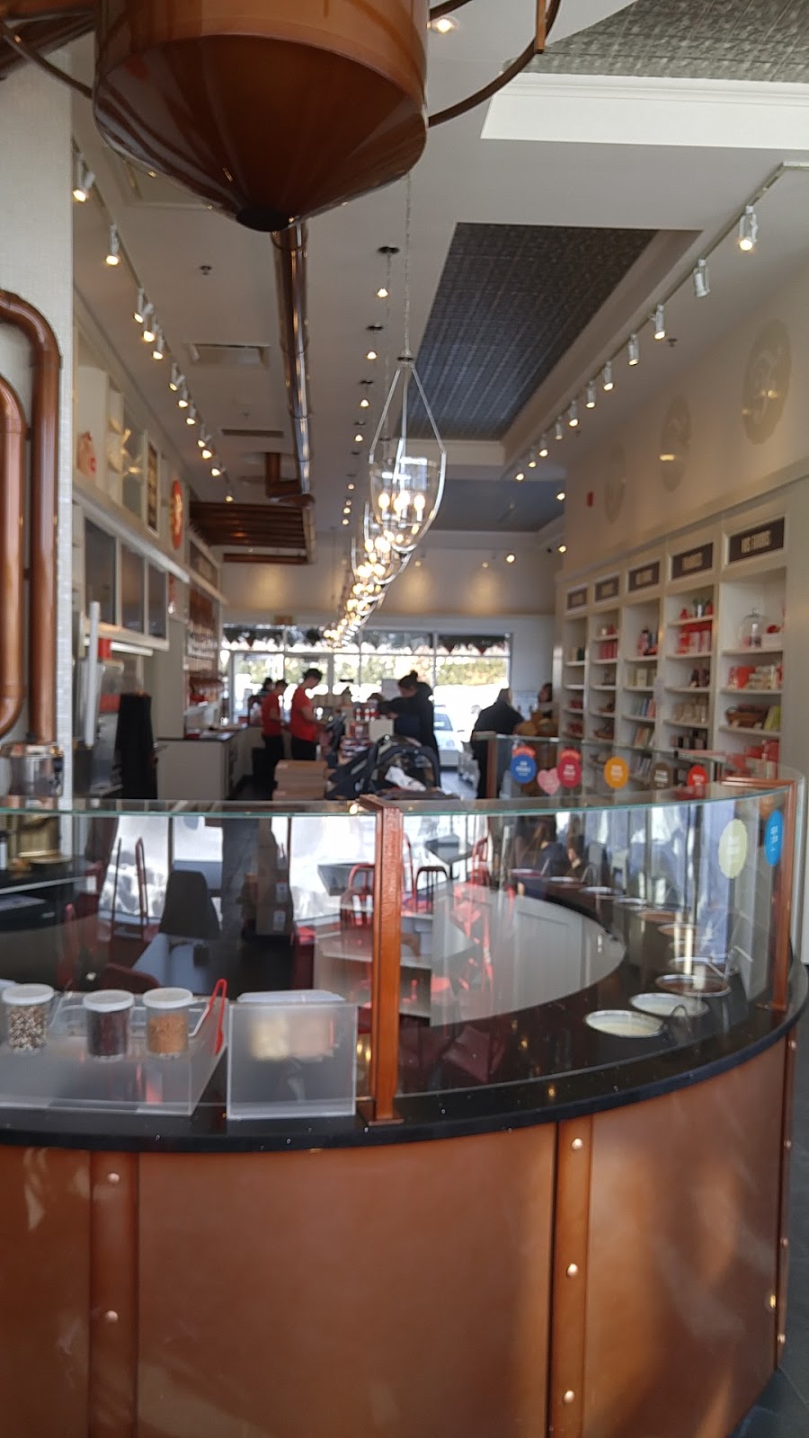 Chocolats Favoris | 9030 Bd de lOrmière, Québec, QC G2B 3K3, Canada | Phone: (418) 915-6444