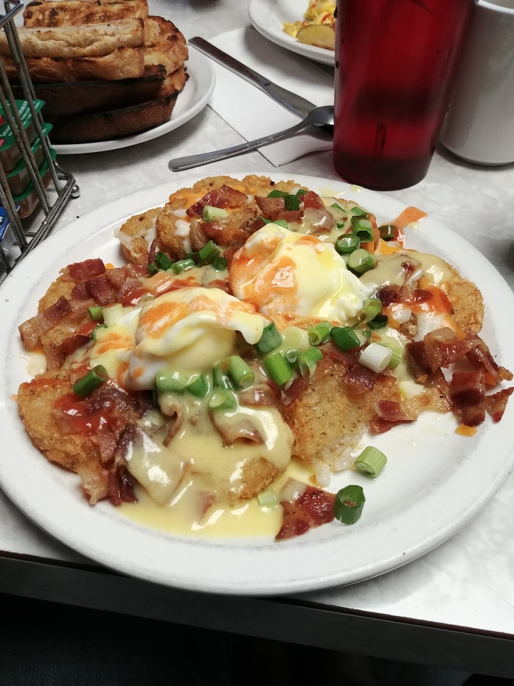 Roger Rabbits Diner | 92 Park St, Espanola, ON P5E 1E9, Canada | Phone: (705) 869-3418