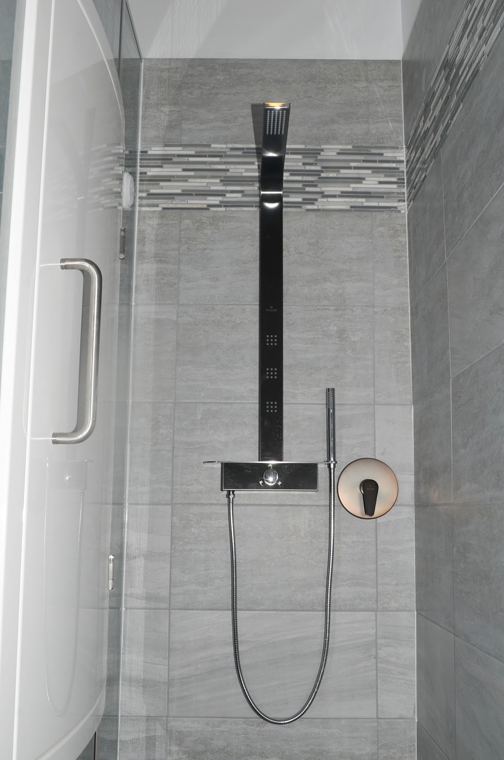Float Centre Okotoks | 700 Village Ln Bay 7, Okotoks, AB T1S 1Z6, Canada | Phone: (587) 885-2516