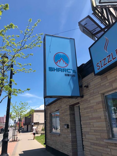 SHARCs Grill | 5550 Ferry St, Niagara Falls, ON L2G 1S4, Canada | Phone: (905) 353-1888