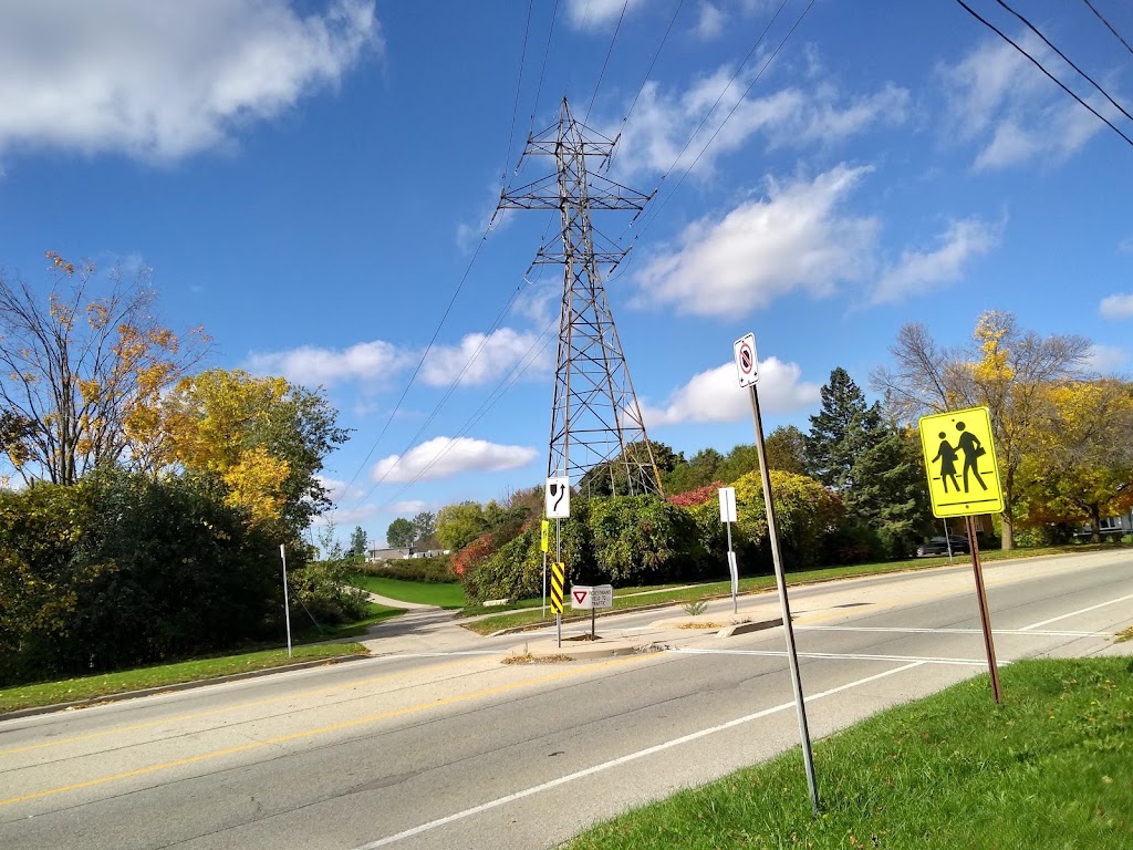 Newport Towers | 550 Strasburg Rd, Kitchener, ON N2E 2G9, Canada | Phone: (519) 748-8943
