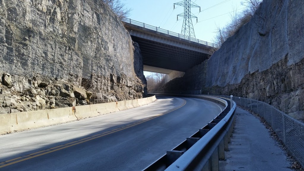 Fishing platform parking lot | Power Auth Srv Rd, Niagara Falls, NY 14305, USA