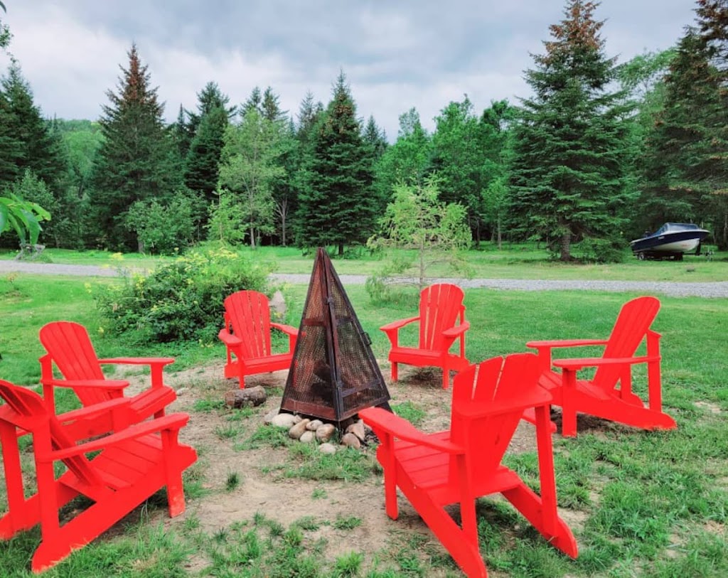 Chalet Domaine Princier | 981 Chem. des Rives, Namur, QC J0V 1N0, Canada | Phone: (514) 662-6695