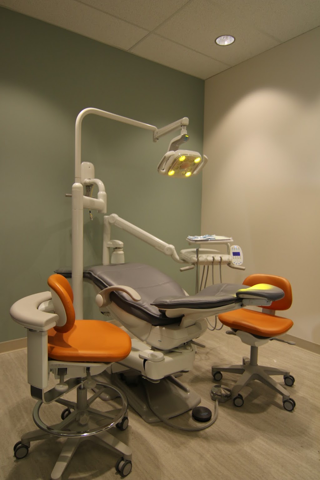 Medistar Smile Clinic | 198, 5305 Country Hills Blvd NE, Calgary, AB T3N 1B6, Canada | Phone: (403) 460-6725