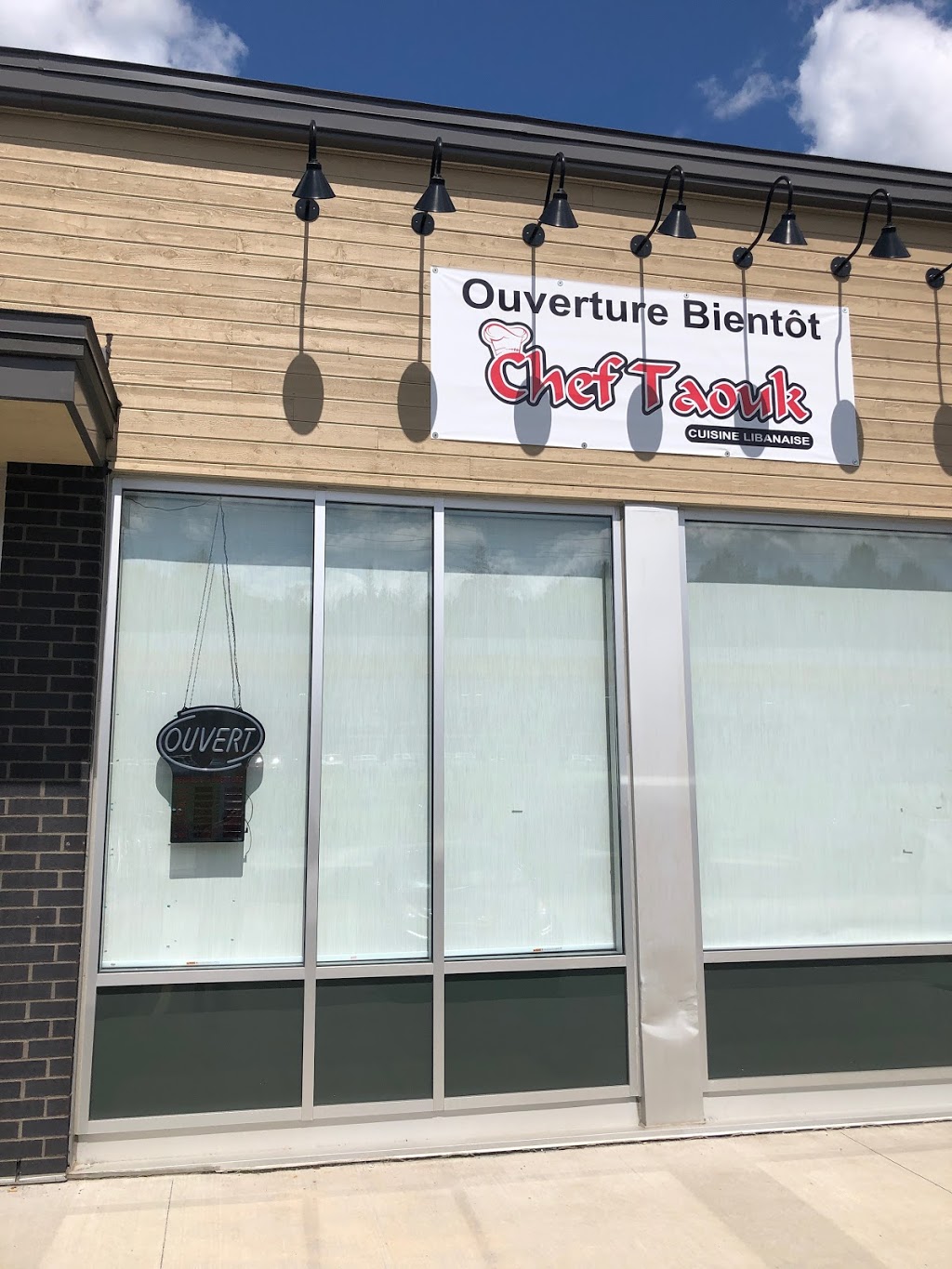 Chef Taouk | 1120 Rue Principale E, Sainte-Agathe-des-Monts, QC J8C 1L8, Canada | Phone: (819) 774-1877