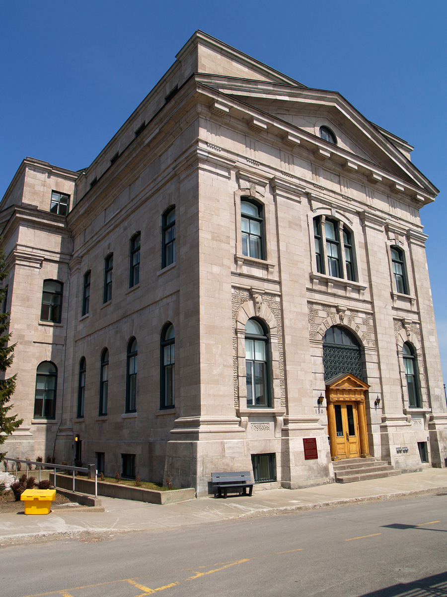 Canada Frontaliers-Svc | 130 Rue Dalhousie, Québec, QC G1K 4C4, Canada | Phone: (418) 648-3881