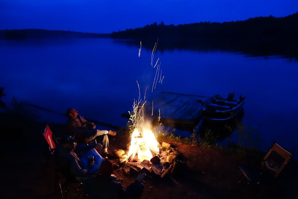 Challets Lac McGillivray ( Lac McGillivray camps) | 48 Ch Lac McGillivray, Sheenboro, QC J0X 2Z0, Canada | Phone: (613) 585-7251