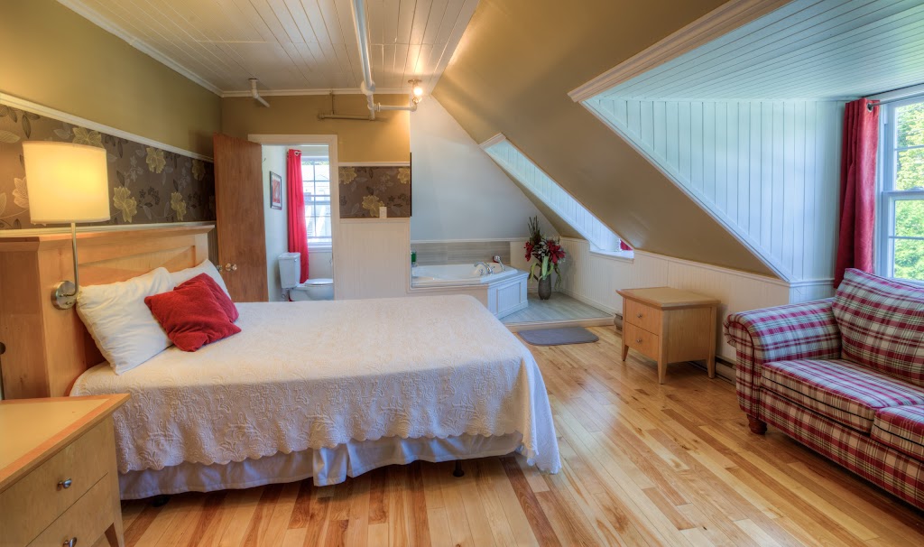 Manoir Charlevoix | 1030 Chem. du Golf, La Malbaie, QC G5A 1H1, Canada | Phone: (855) 363-4413